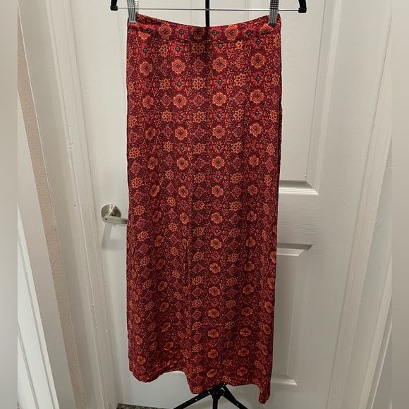 🛑 Forever 21 Long Skirt with Slit-Size Small - Picture 6 of 8